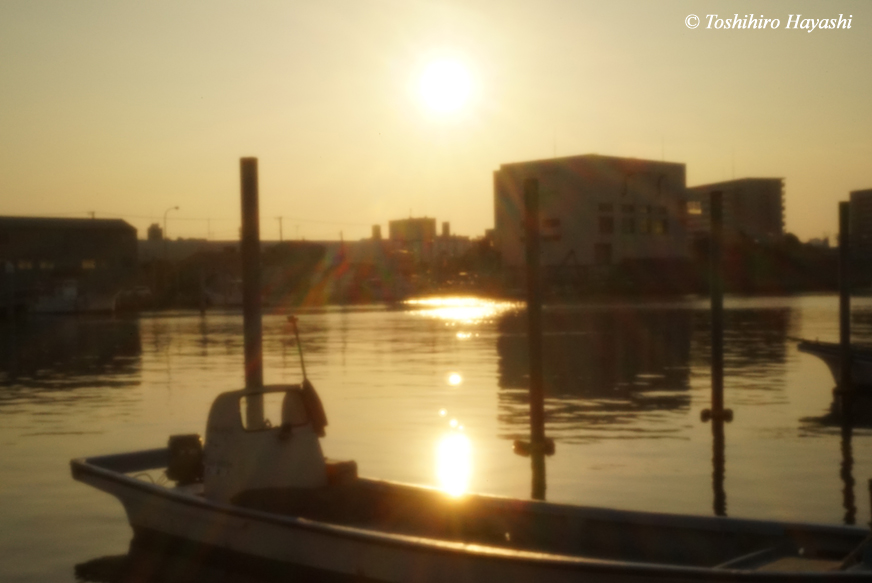 Fishing boat in the early monrning